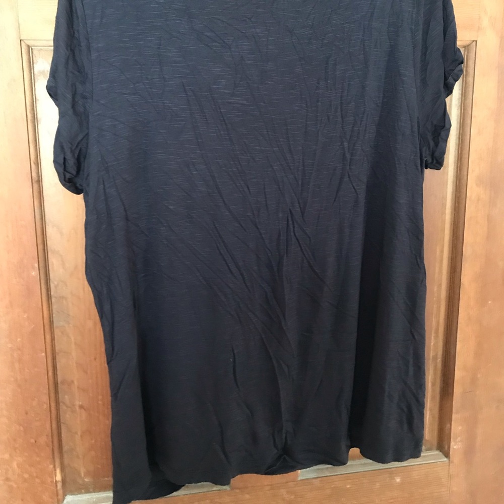 Soft black tee - Picture 4 of 4